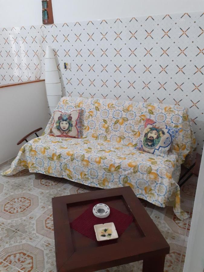 Domus Apollo Apartment ลีปารี ภายนอก รูปภาพ