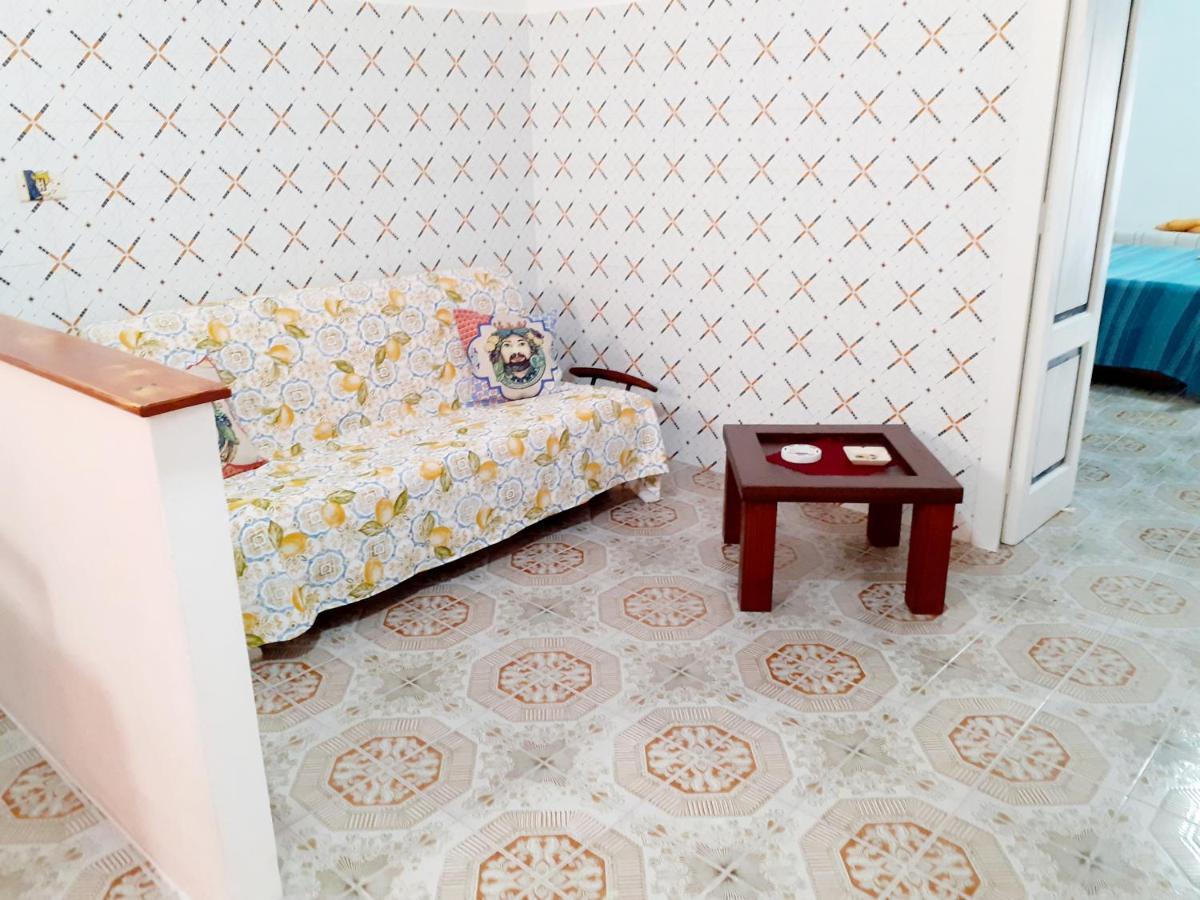 Domus Apollo Apartment ลีปารี ภายนอก รูปภาพ