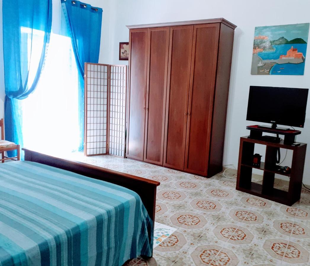Domus Apollo Apartment ลีปารี ภายนอก รูปภาพ
