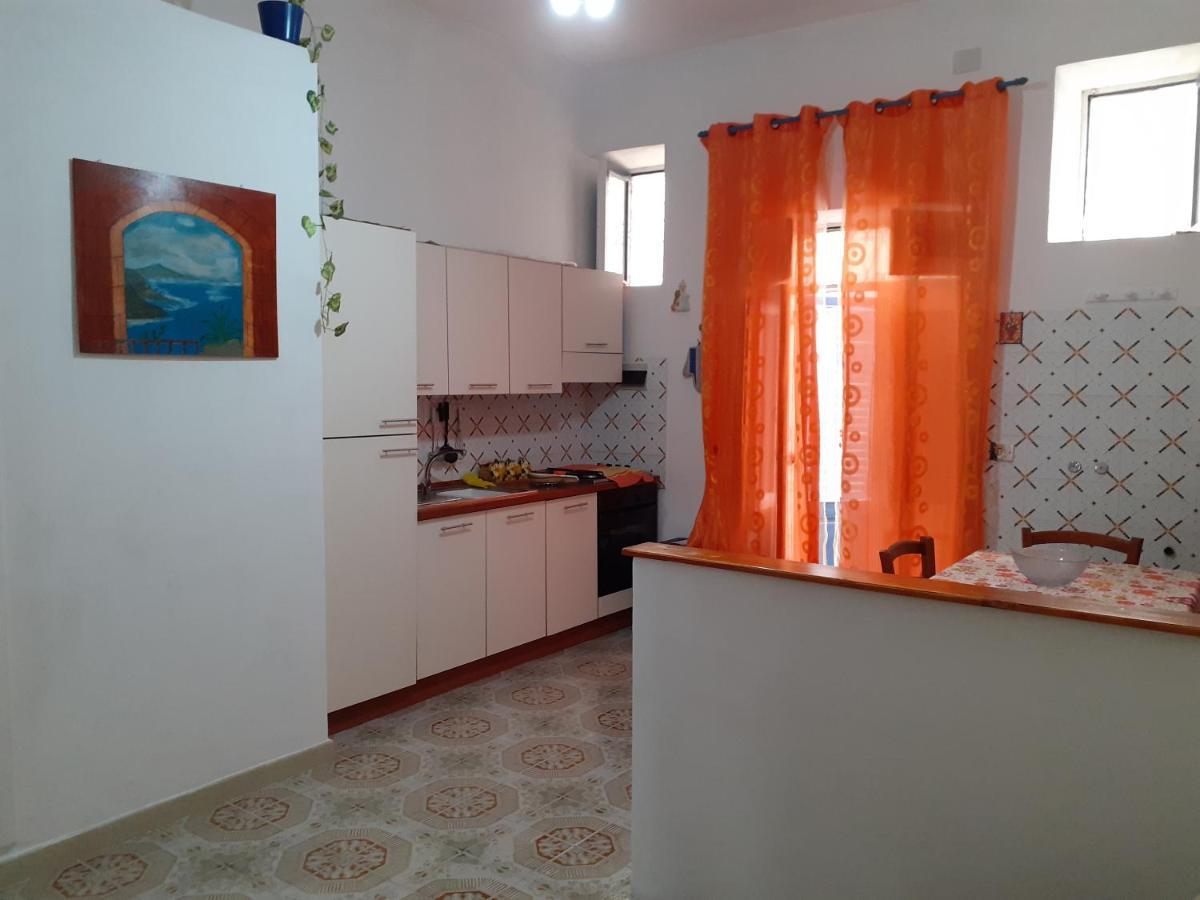 Domus Apollo Apartment ลีปารี ภายนอก รูปภาพ
