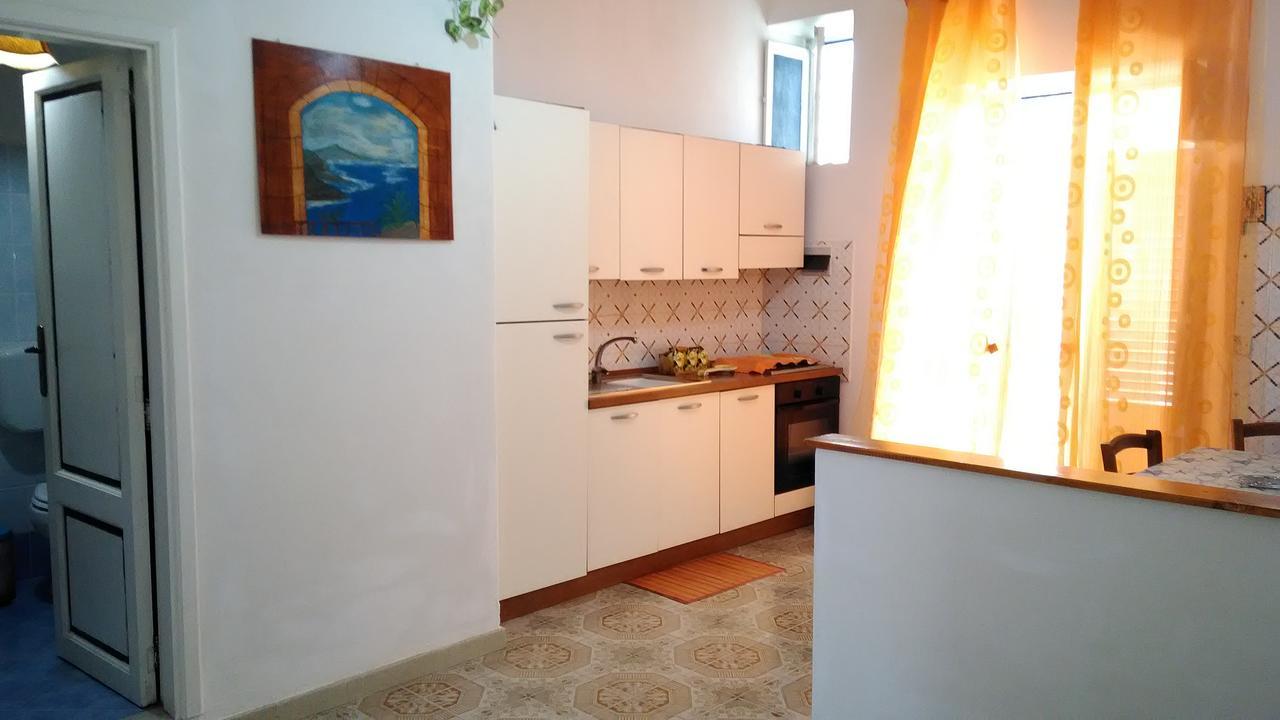 Domus Apollo Apartment ลีปารี ภายนอก รูปภาพ